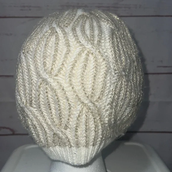 *SOLD ON DEPOP Calvin Klein cream and gold signature knit beanie hat - Picture 6 of 7